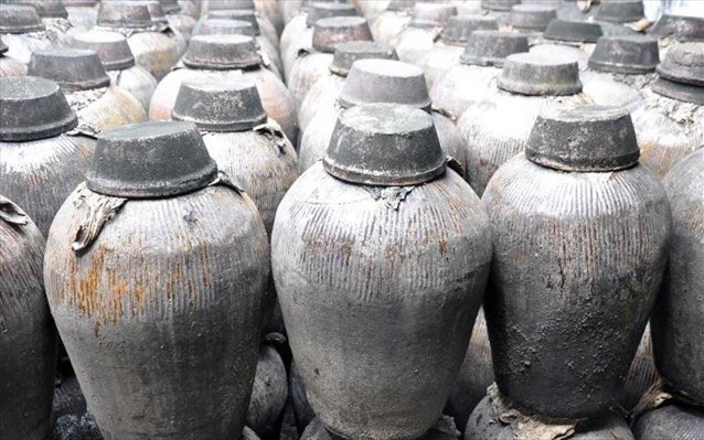 Κίνα: Υγρό με οσμή κρασιού εντοπίστηκε σε δοχείο 2.000 ετών