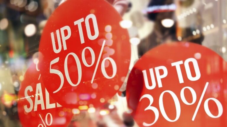 Ανοιχτά σήμερα τα καταστήματα – Πώς θα λειτουργήσουν