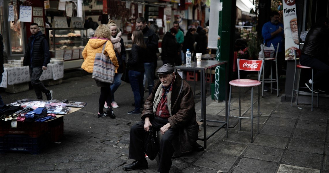 Γερμανικός Τύπος: Οι Έλληνες γίνονται όλο και πιο φτωχοί – Δυσοίωνες οι προοπτικές