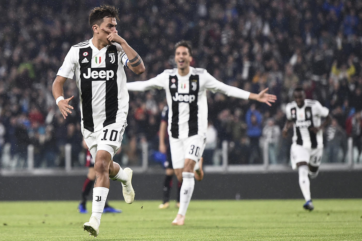 Γιουβέντους: Νίκησε την Κάλιαρι και περιμένει την Μάντσεστερ Γιουνάιτεντ (vid)