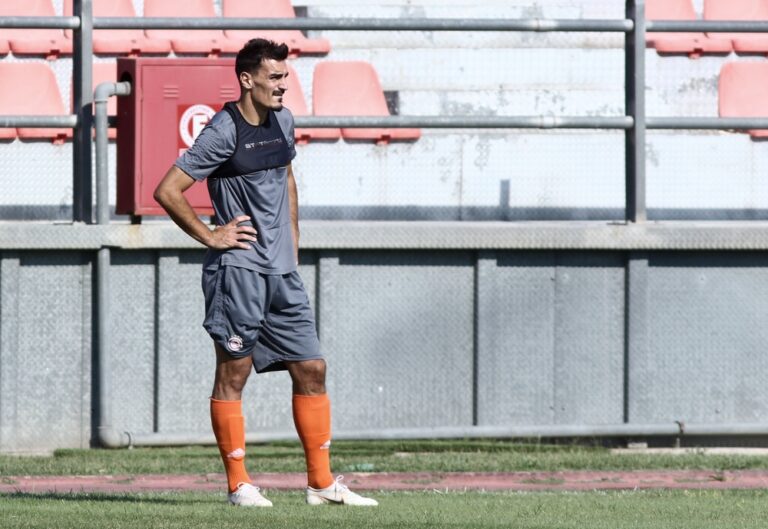 Ολυμπιακός: 15-20 ημέρες εκτός δράσης ο Λάζαρος