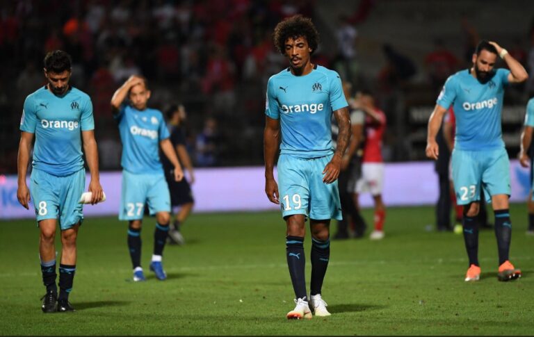 Ο Λουίς Γκουστάβο σκάλωσε και πέτυχε απίθανο αυτογκόλ (vid)