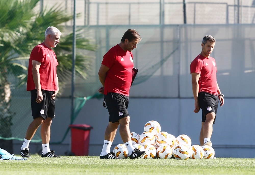 Ολυμπιακός: Παλεύει να βρει τη λύση στο πρόβλημα ο Μαρτίνς