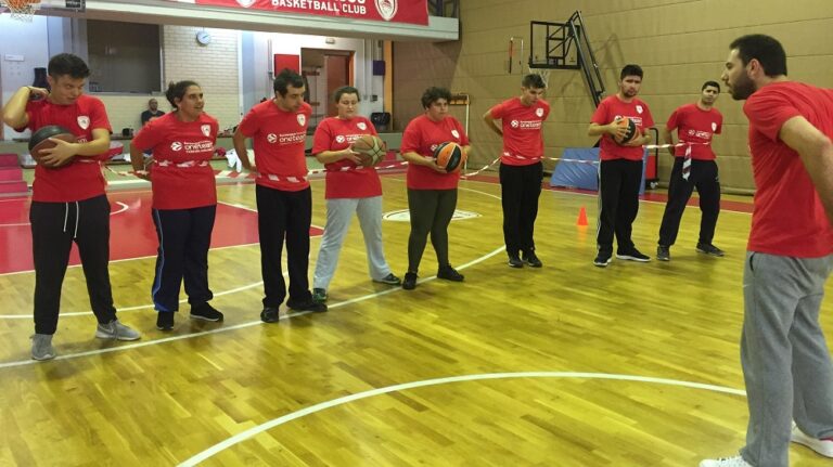 One Team: Προπόνηση με μήνυμα «δεμένοι σα γροθιά»! (pics)