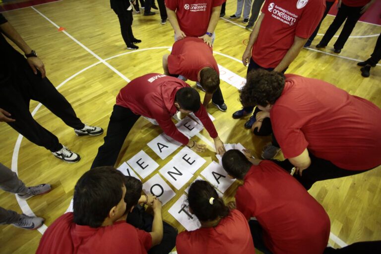 Παπανικολάου και Μπόγρης χάρισαν χαμόγελα στην προπόνηση του ONE Team