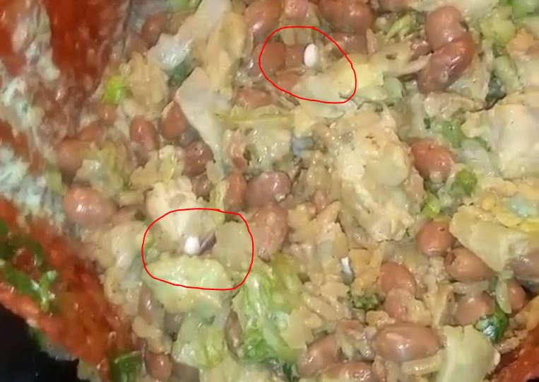 Βρήκε ύποπτα χάπια στη σαλάτα της (vid)