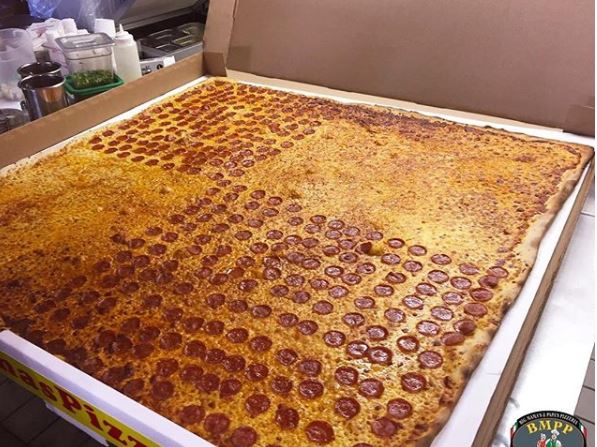 Η πίτσα που μπορεί να χορτάσει 70 άτομα (pic)