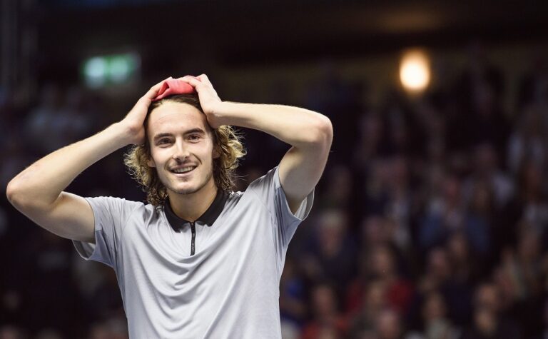 Με εκλεκτή παρέα στο Μίλαν – Γιουβέντους ο Στέφανος Τσιτσιπάς (pic)