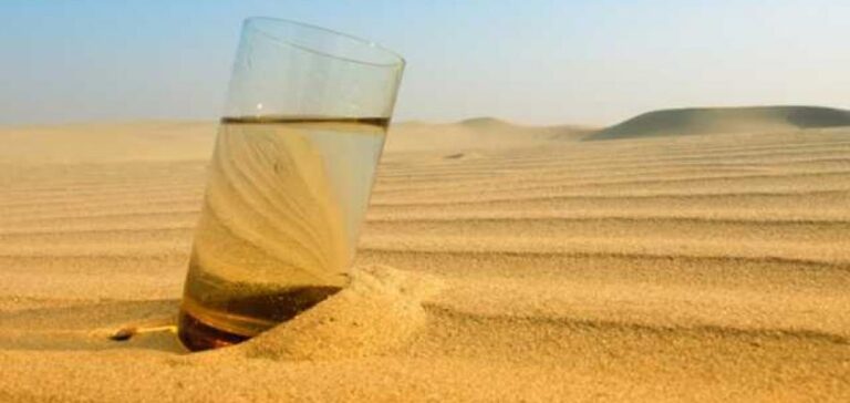 Συσκευή που παράγει νερό από τον αέρα στην έρημο δημιούργησαν Ρώσοι