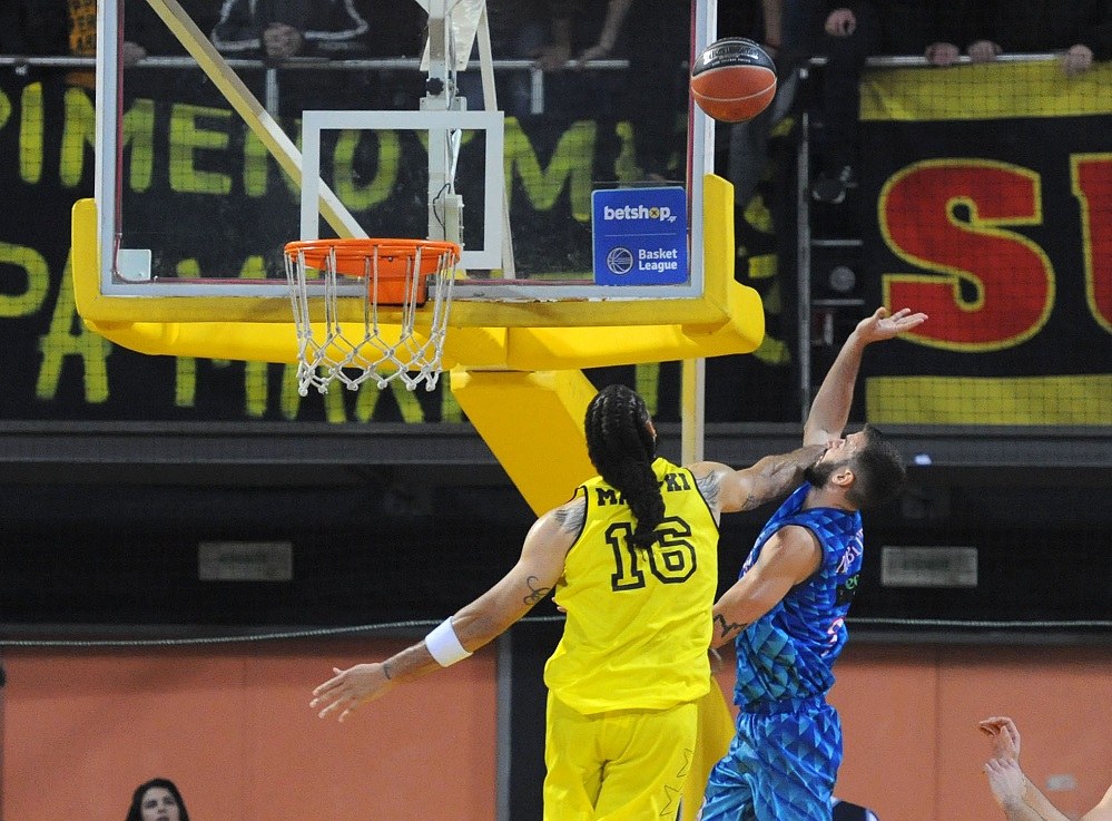 Αρης – Χολαργός 58-59: Εριξε τον «Αυτοκράτορα» στα τάρταρα!