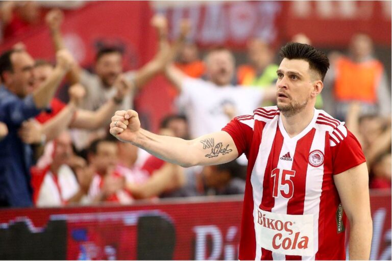 Ολυμπιακός βόλεϊ: Έκλεισε ο Αλεξίεφ!