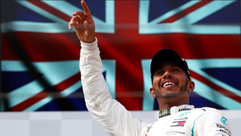 Ο Λιούις Χάμιλτον χτίζει το μύθο του!