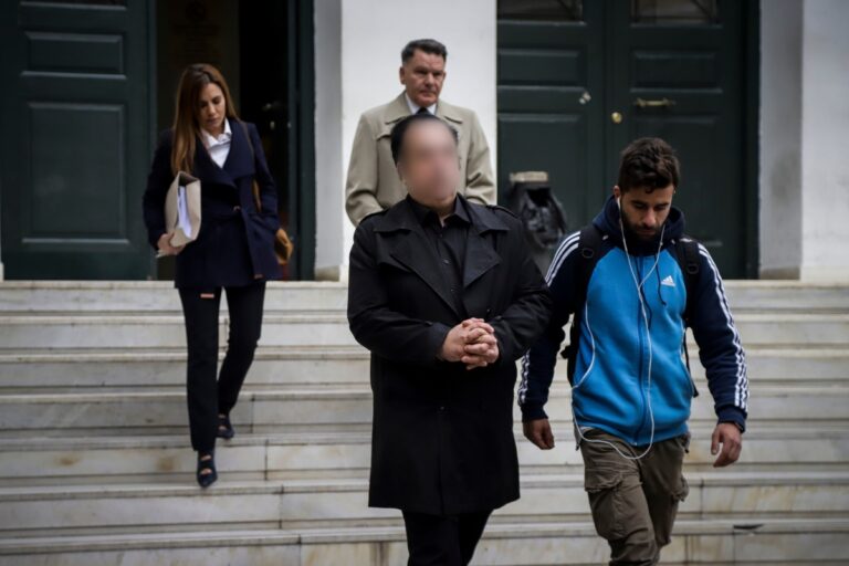 Εμπλοκή στις αποφυλακίσεις για το “κύκλωμα χρυσού”