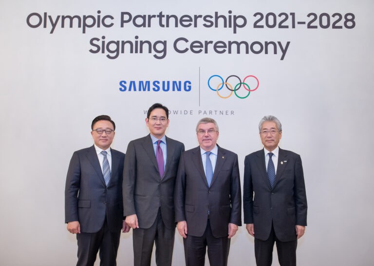 ΔΟΕ: Επέκταση συνεργασίας με τη Samsung ως το 2028