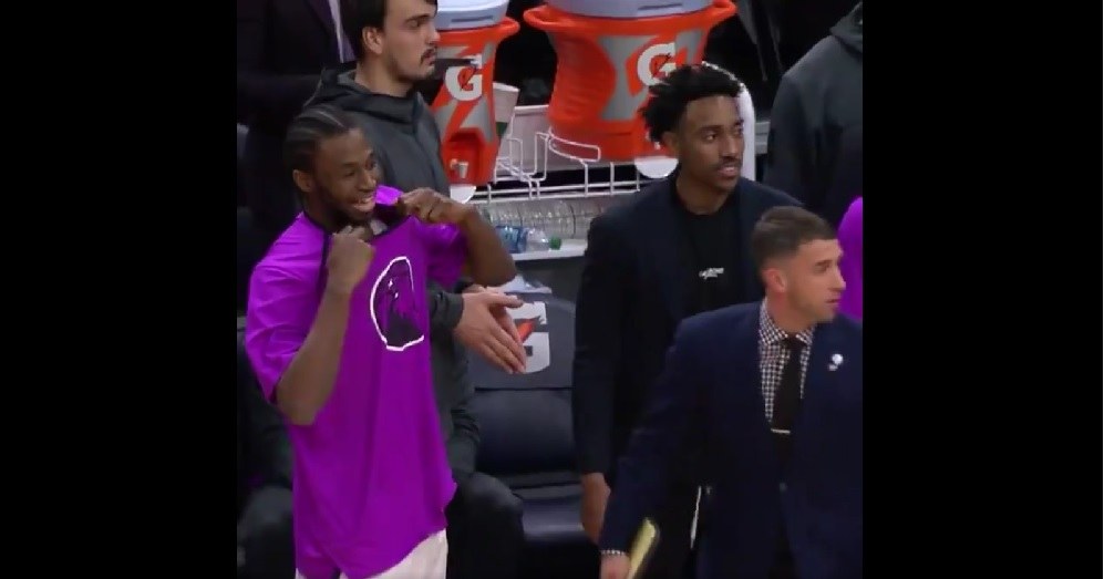 NBA: Ο Αντριου Γουίγκινς άφησε τη φανέλα του (video)