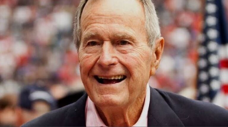 Πέθανε ο πρώην πρόεδρος των ΗΠΑ Τζορτζ Μπους σε ηλικία 94 ετών