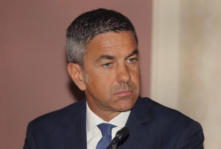 Κοστακούρτα: «Ανεπίτρεπτο»