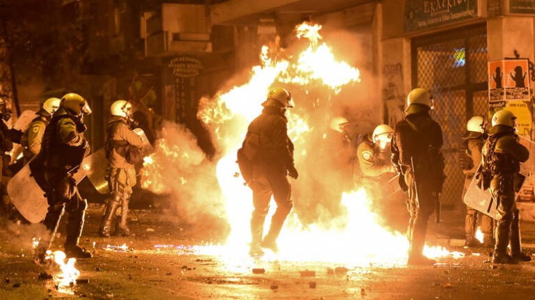 Στις 13 έφτασαν οι συλλήψεις από τα επεισόδια στην Αθήνα