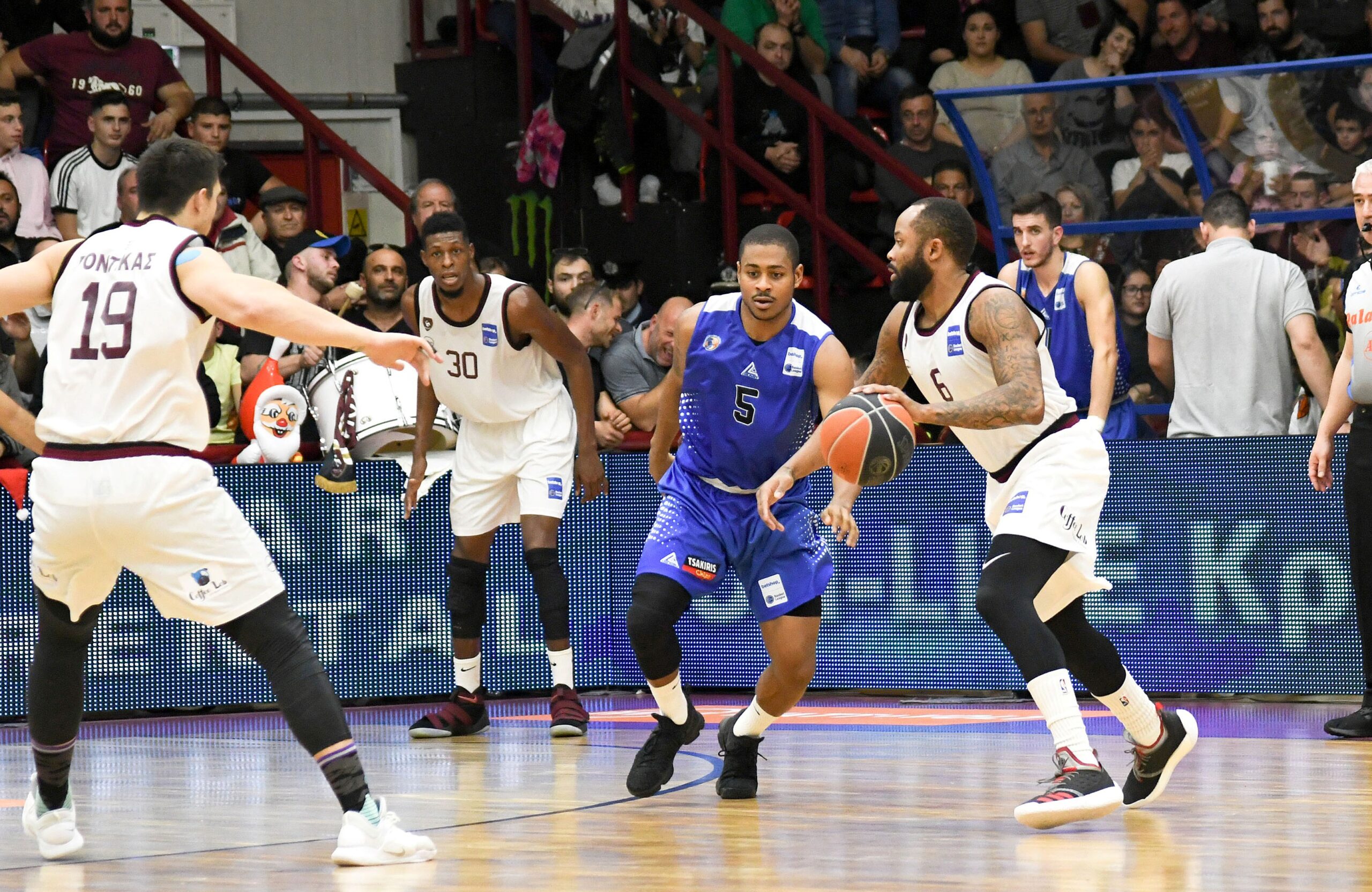 Ήφαιστος – Κύμη 81-74: Το 5χ5 στο απόρθητο κάστρο του