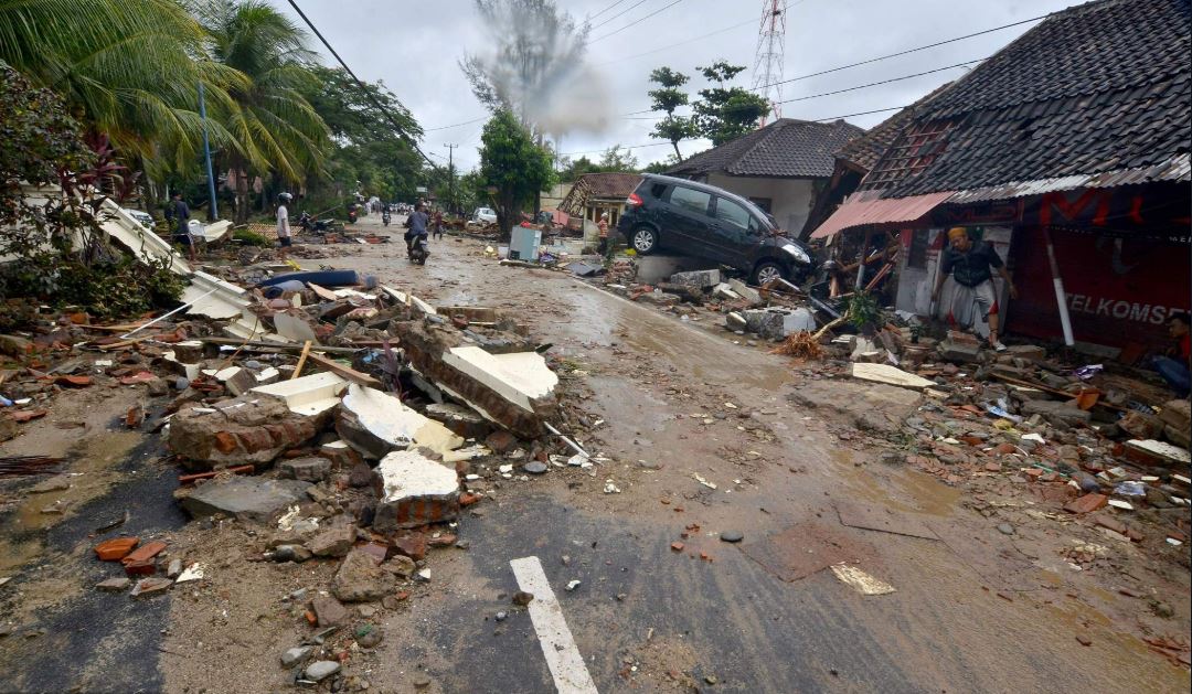 Ινδονησία: Στους 222 οι νεκροί και στους 843 τραυματίες από το τσουνάμι (pics)