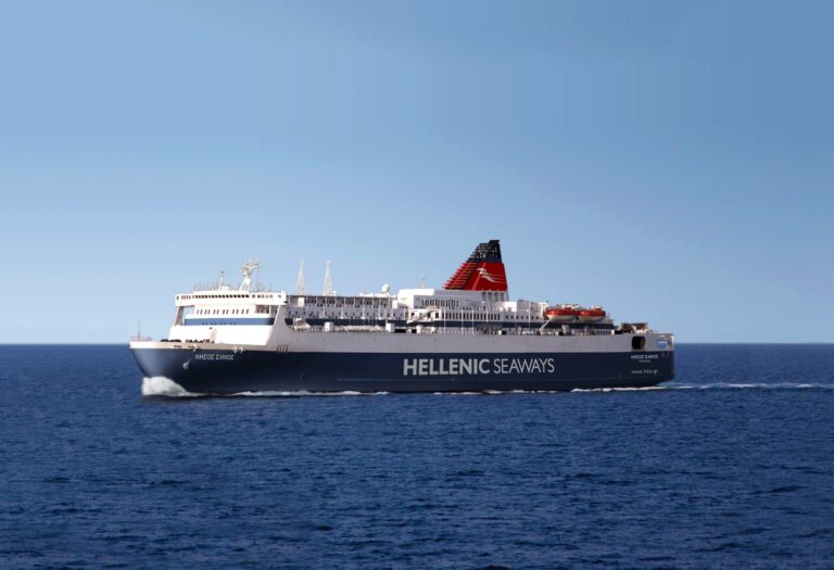 Ακινητοποιήθηκε με βλάβη το πλοίο «Νήσος Σάμος» με 238 επιβάτες