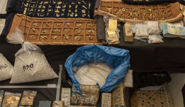 Υπόθεση χρυσού: Τους εισαγγελείς «δείχνει» το Υπουργείο προστασίας του Πολίτη