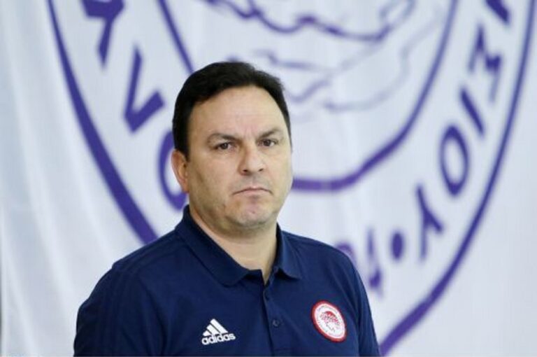 Βλάχος: «Οι άμυνες φέρνουν τους τίτλους»