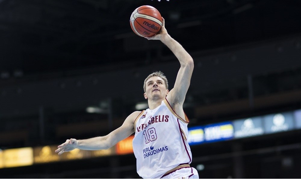 Κύμη: «Κολλάει» του Καρινιάουσκας από τη Λιθουανία