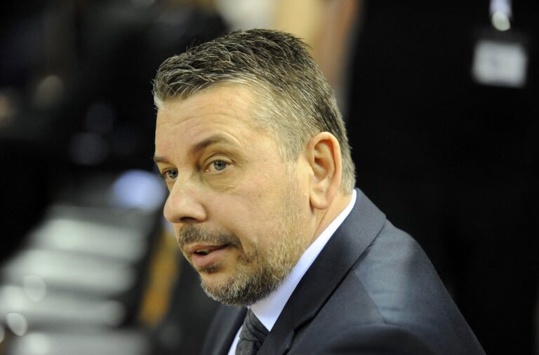 Παπαθεοδώρου: «Περήφανος για την αντίδραση των παικτών»