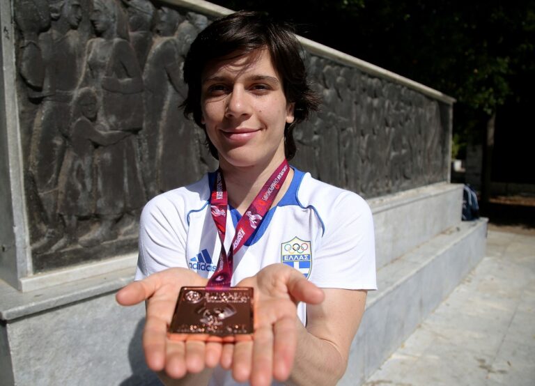 Η Πρεβολαράκη και τα άλλα παιδιά εύχονται για το 2019 (vid)