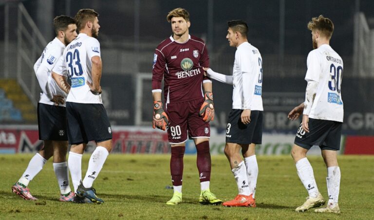 Απόλλων Σμύρνης: Τέλος Βάσιτς και Γκαρός