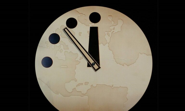 Ο κόσμος βρίσκεται μόλις 2 λεπτά από την καταστροφή