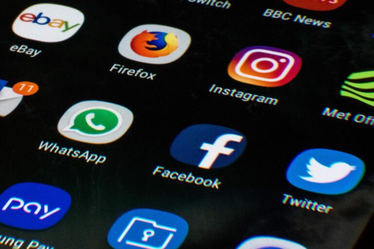 Το Facebook ενοποιεί Instagram, WhatsApp και Messenger