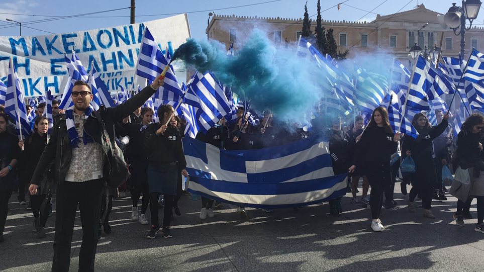 Όταν γέμιζε διαδηλωτές από παντού το Σύνταγμα