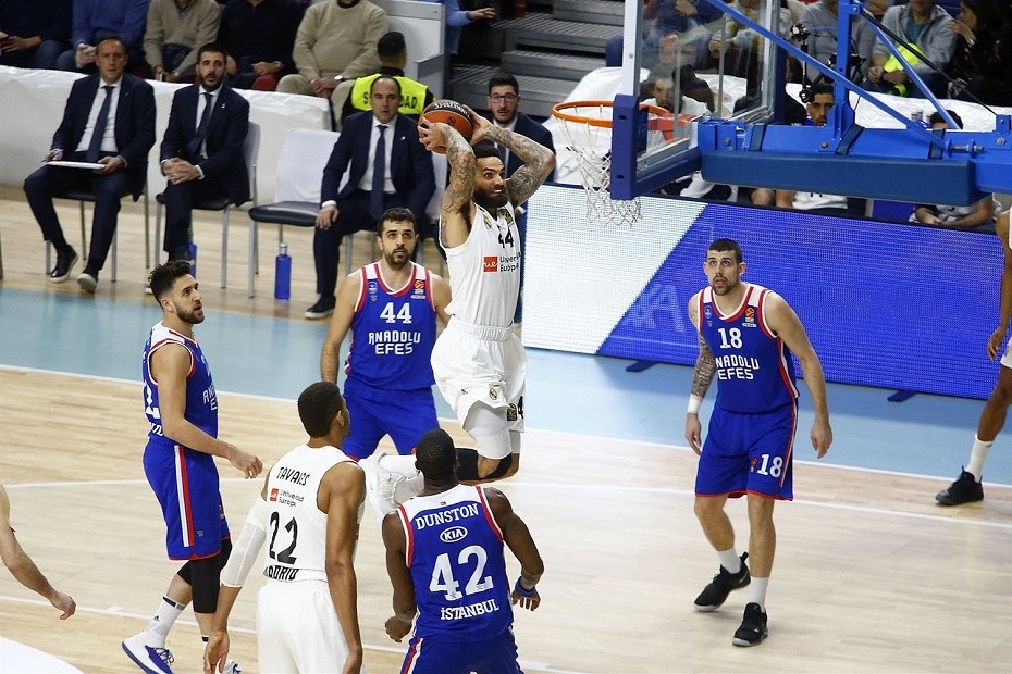 Euroleague: Στη Ρεάλ το ντέρμπι, νίκη και για την Αρμάνι (vids)