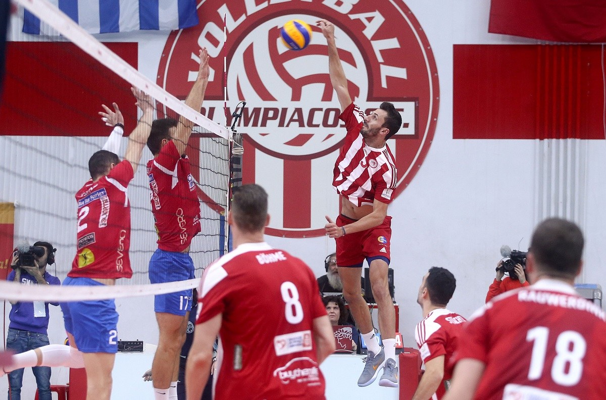 Ολυμπιακός βόλεϊ: Το πούλμαν της χαράς στη Βουλγαρία (pic)