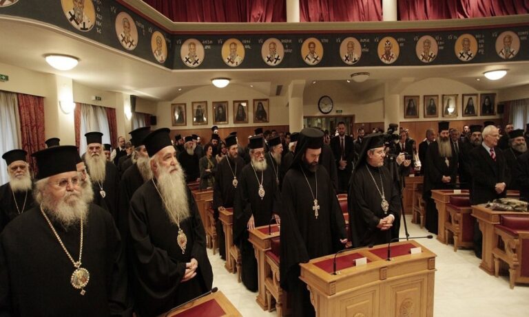 «Όχι» από το σύνδεσμο κληρικών Ελλάδας στην πρόταση Γαβρόγλου για μισθοδοσία
