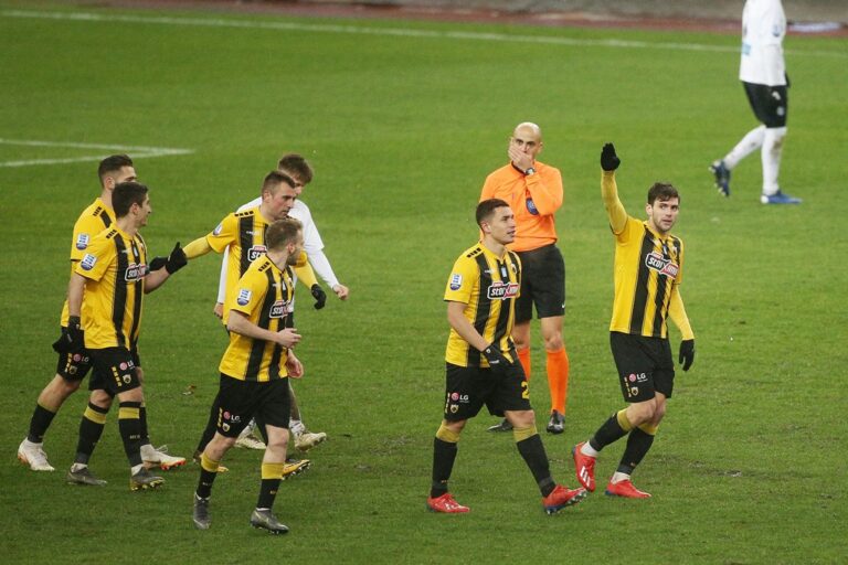 Super League: Η βαθμολογία μετά τη νίκη της ΑΕΚ