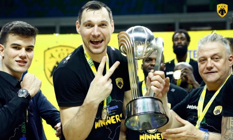 Στην τροπαιοθήκη της ΑΕΚ το Διηπειρωτικό (pic)