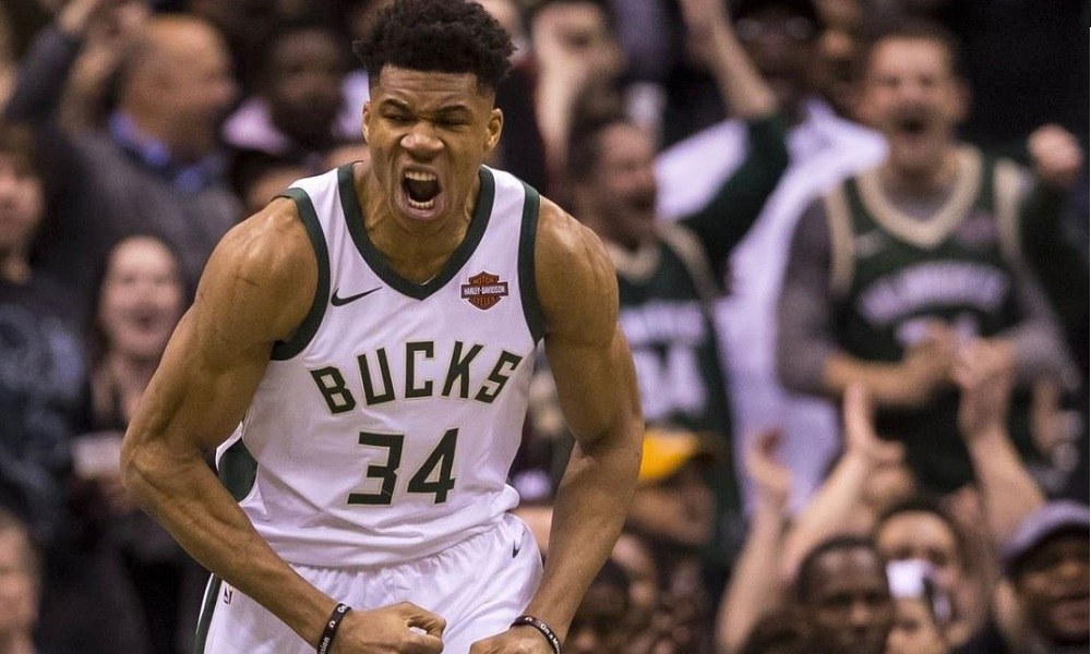 Τριπλός Αντετοκούνμπο και νέα νίκη των Μπακς (vids)