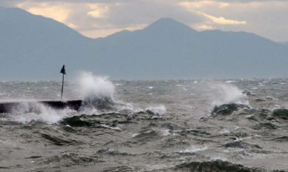 Απαγορευτικό απόπλου λόγω των ισχυρών ανέμων από Πειραιά και Ραφήνα