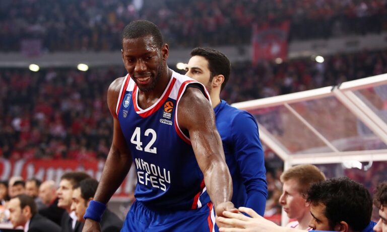 Έπος: Ο Ντάνστον μετράει στα ελληνικά από το 1 ως το 10 (vid)