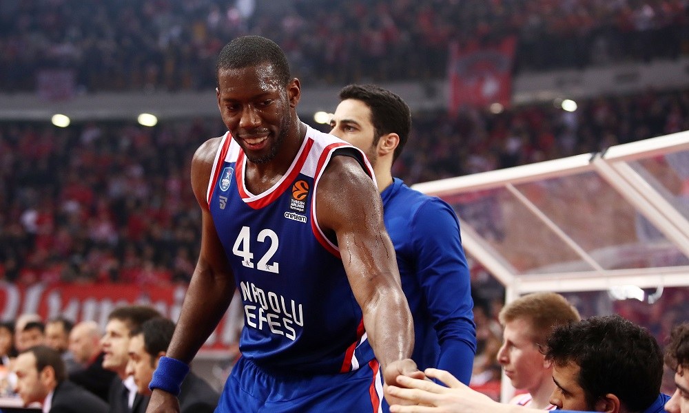 Έπος: Ο Ντάνστον μετράει στα ελληνικά από το 1 ως το 10 (vid)