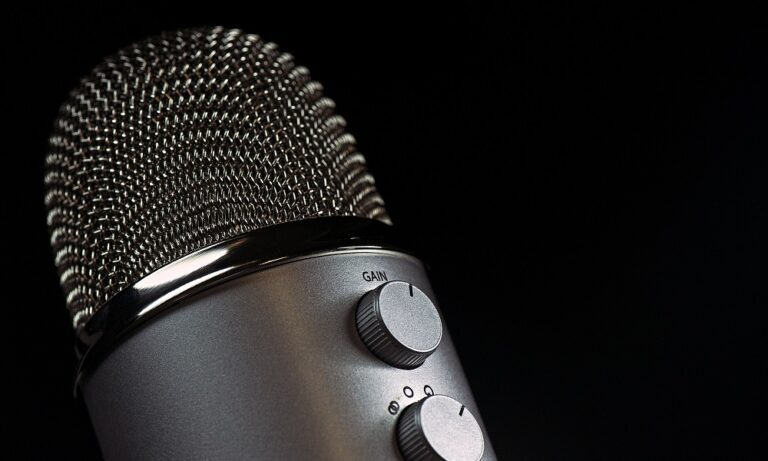 Παρουσιαστής έχει να… πλύνει τα χέρια του 10 χρόνια!