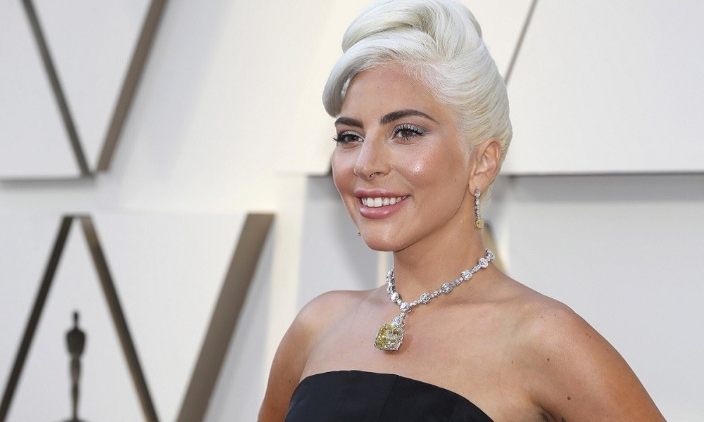 Lady Gaga: Φόρεσε στα Oscars 2019 το μεγαλύτερο κίτρινο διαμάντι στον κόσμο (pics)