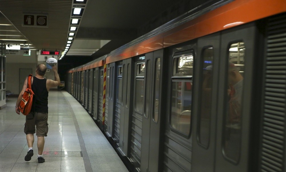 Ομόνοια: Νεκρός βρέθηκε άνδρας στις γραμμές του Μετρό