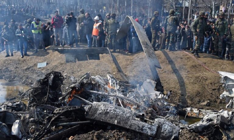 Το Πακιστάν κατέρριψε δύο μαχητικά αεροσκάφη της Ινδίας (vid)