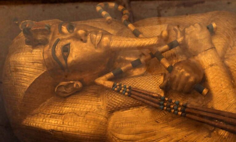 Καμπανάκι από τους επιστήμονες για τον τάφο του Τουταγχαμόν