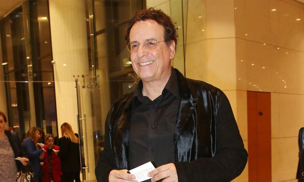 Χάρης Ρώμας: «Ετοιμάζουμε αυτή τη στιγμή το Καφέ της Χαράς» (vid)