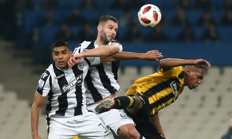 ΑΕΚ-ΠΑΟΚ: Το χέρι-πέναλτι του Σάχοφ (pic)